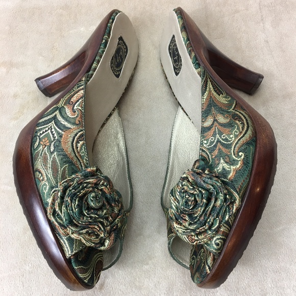 SALPY Shoes - SALPY handcrafted open toe platform heels like new SZ 10